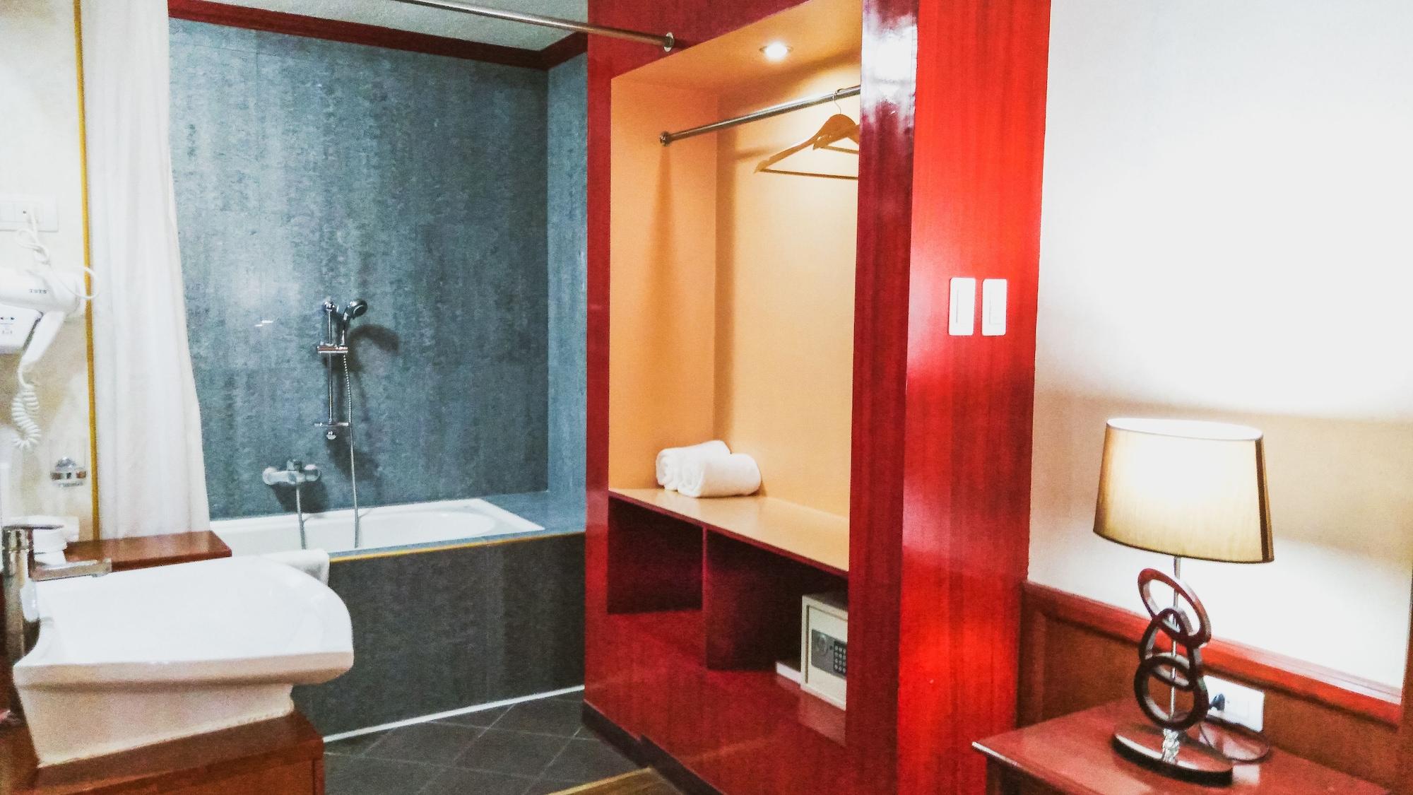 Dulcinea Hotel And Suites Мактан Екстериор снимка