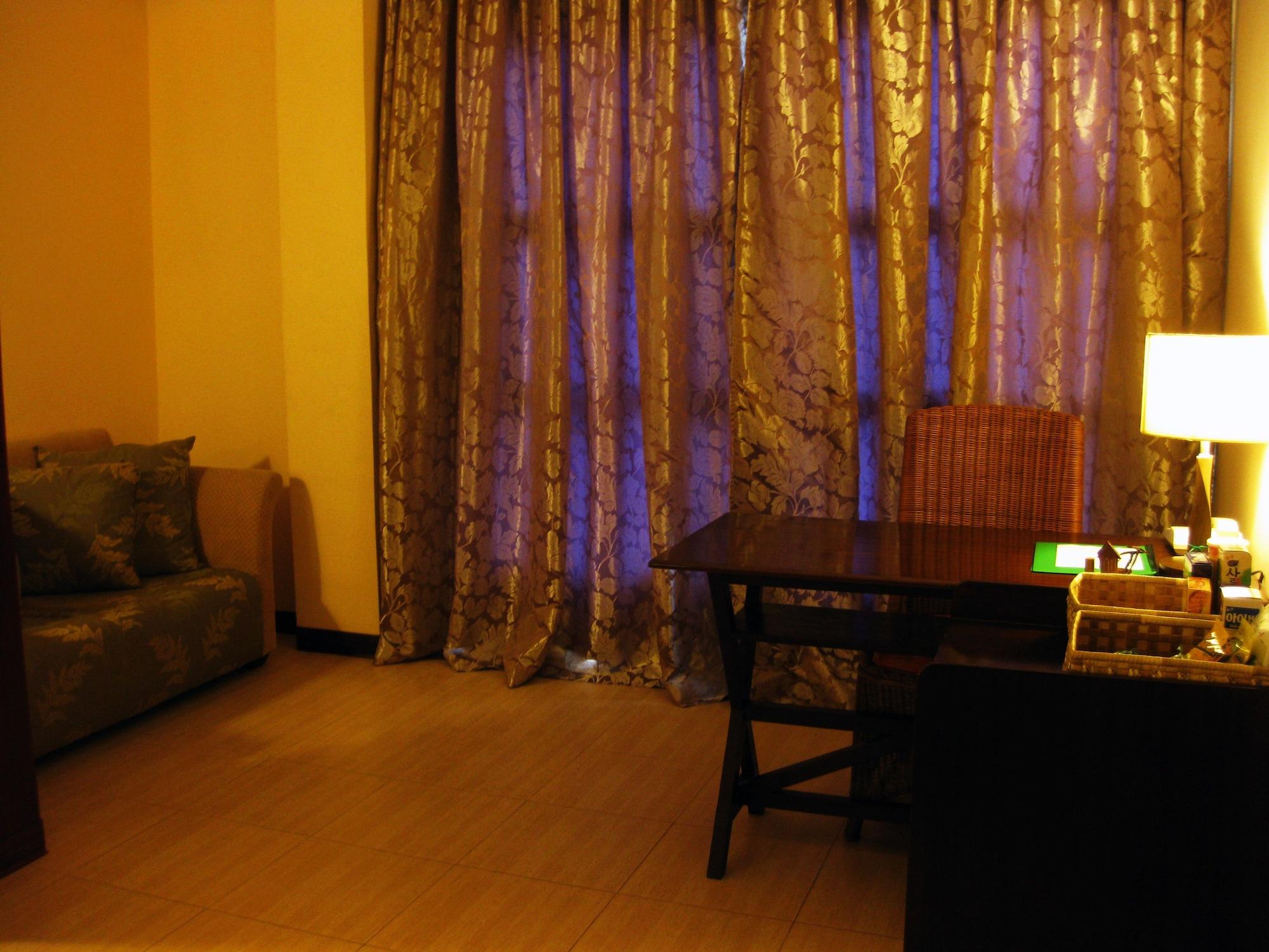 Dulcinea Hotel And Suites Мактан Екстериор снимка