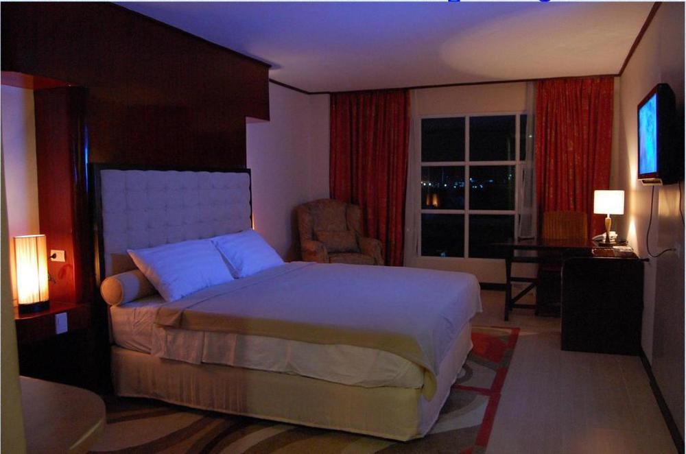 Dulcinea Hotel And Suites Мактан Екстериор снимка