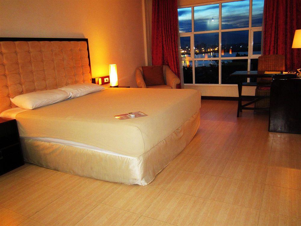 Dulcinea Hotel And Suites Мактан Екстериор снимка