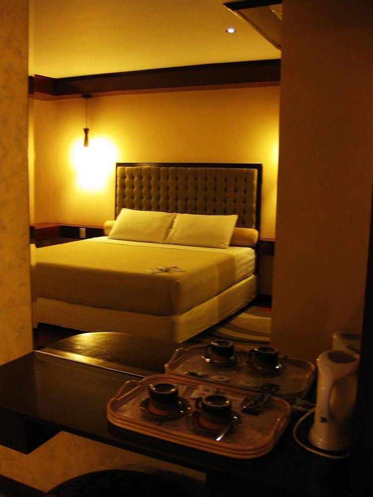 Dulcinea Hotel And Suites Мактан Екстериор снимка