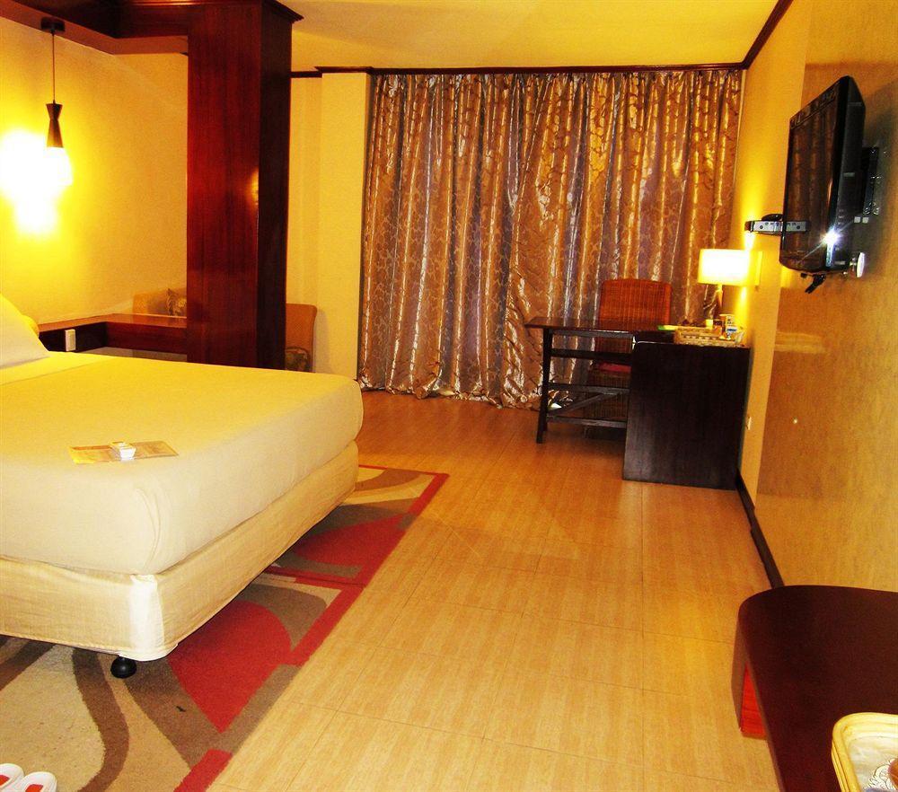 Dulcinea Hotel And Suites Мактан Екстериор снимка