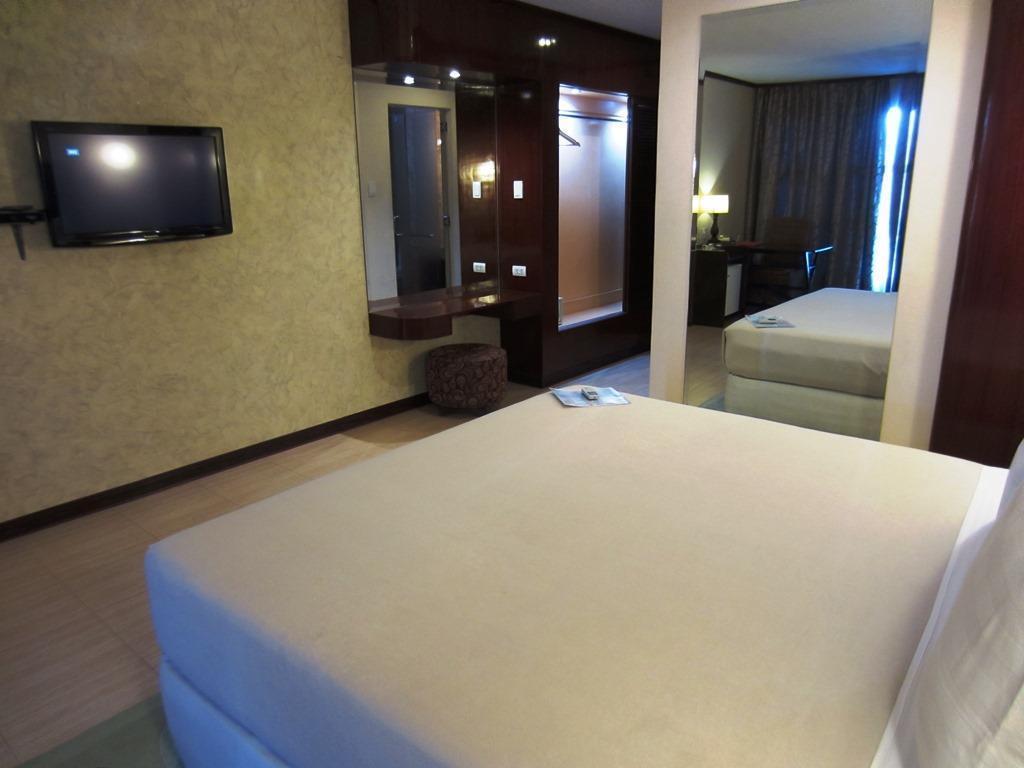 Dulcinea Hotel And Suites Мактан Екстериор снимка
