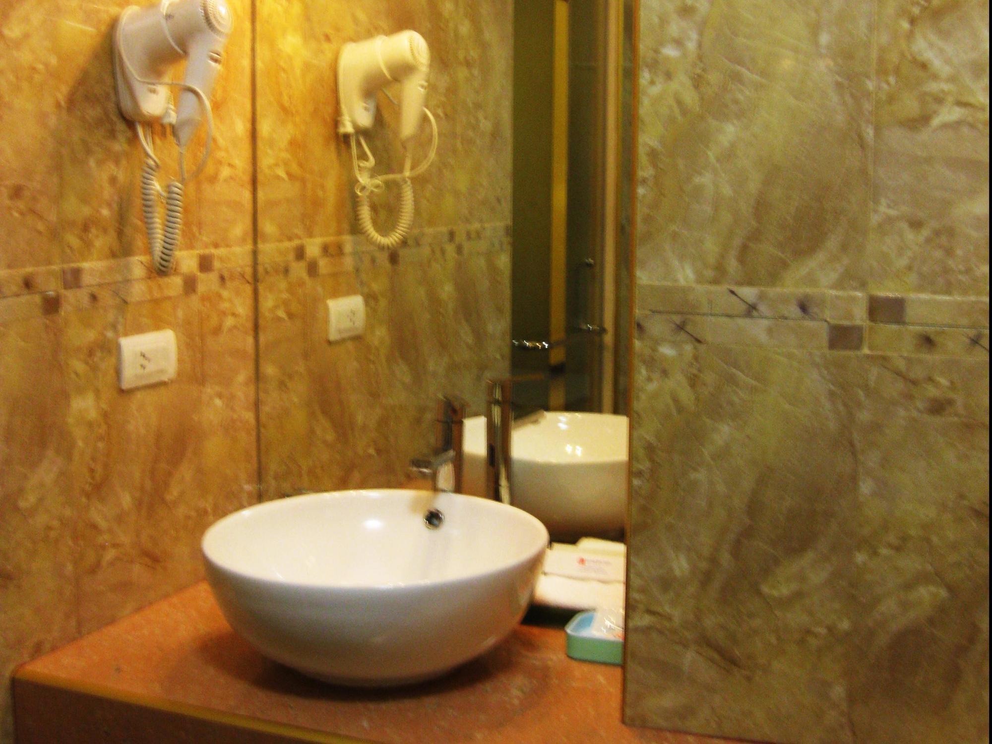 Dulcinea Hotel And Suites Мактан Екстериор снимка