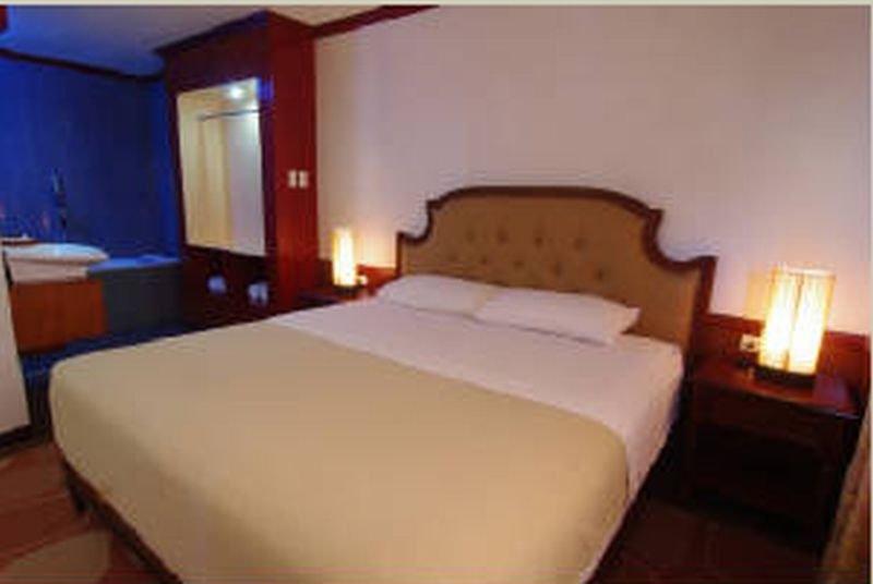 Dulcinea Hotel And Suites Мактан Екстериор снимка