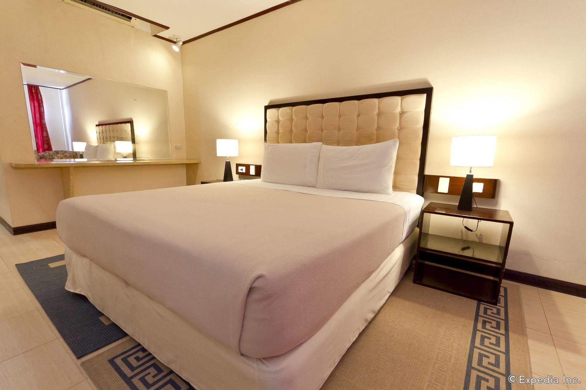 Dulcinea Hotel And Suites Мактан Екстериор снимка